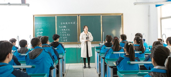 蓝田引入导师机制，准确把握考试方向