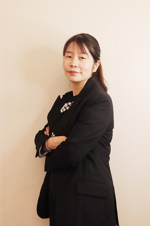 蓝田吕瑶 本科学历,毕业于陕西师范大学
